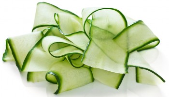 01_factorfake-cucumbervsants_960x600